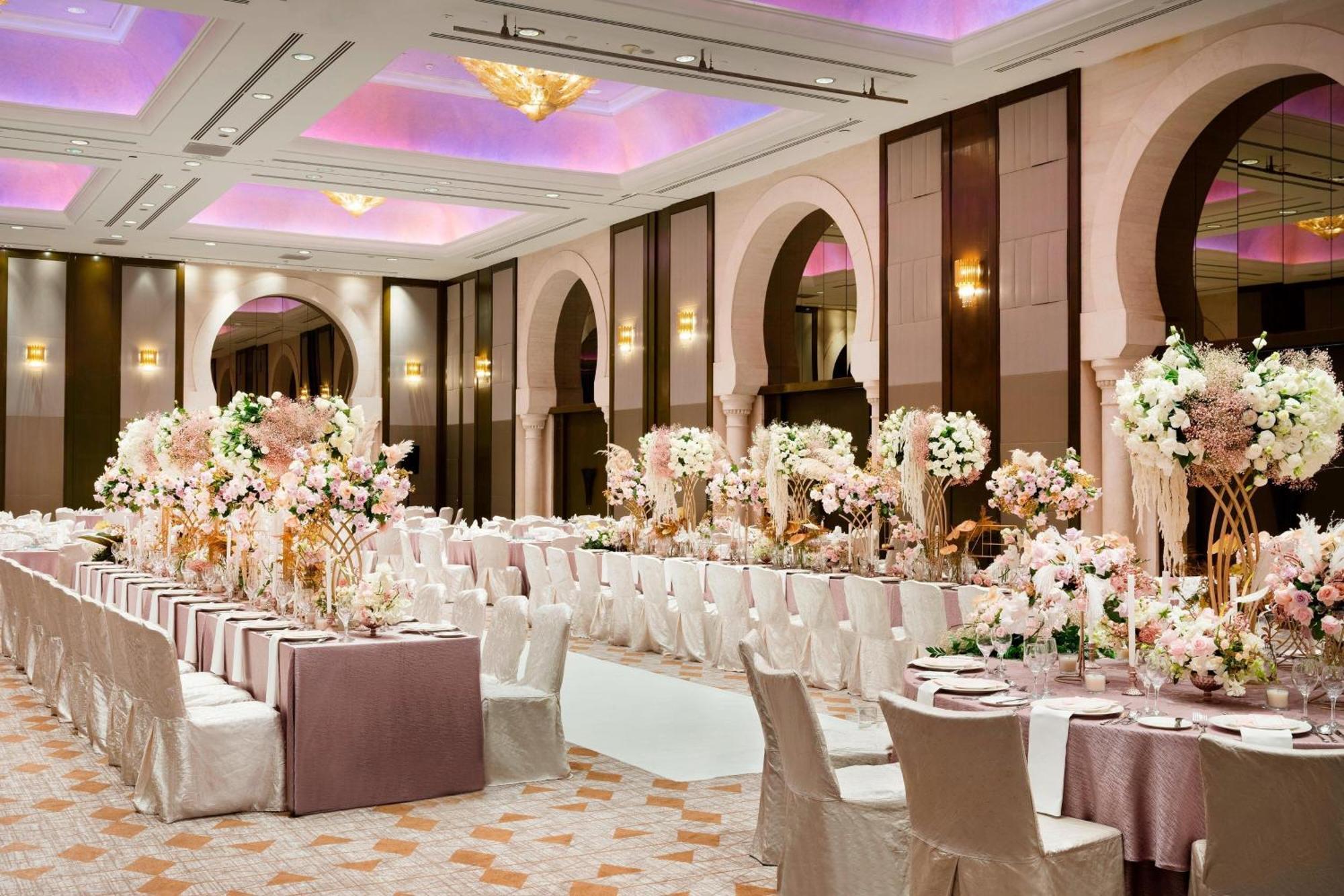 Sheraton Imperial Kuala Lumpur Hotel Eksteriør bilde Wedding reception at the Mandarin Oriental, Tokyo