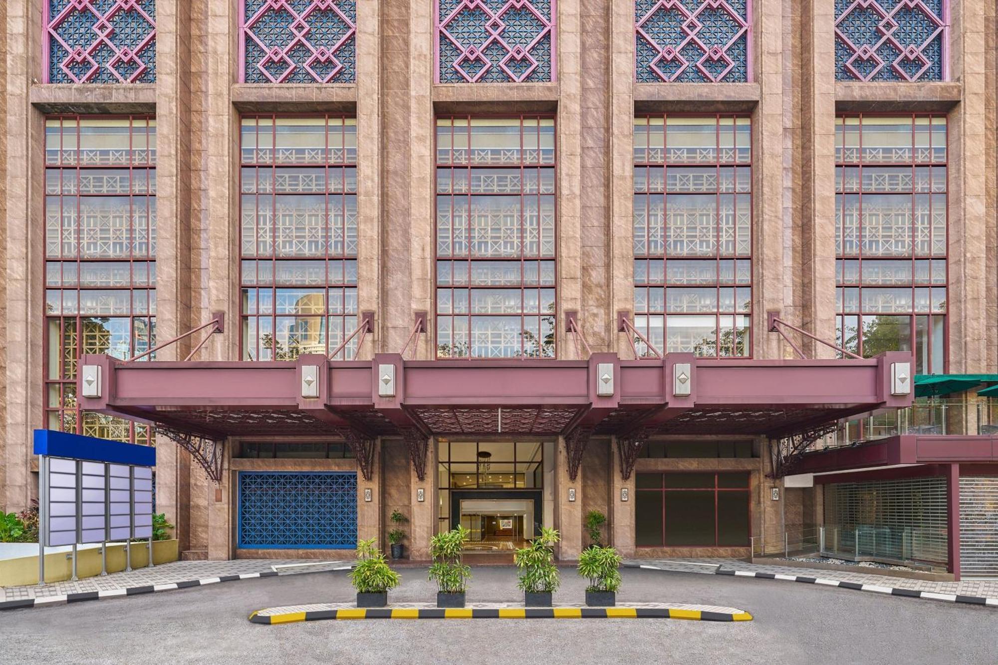 Sheraton Imperial Kuala Lumpur Hotel Eksteriør bilde The main entrance of the hotel