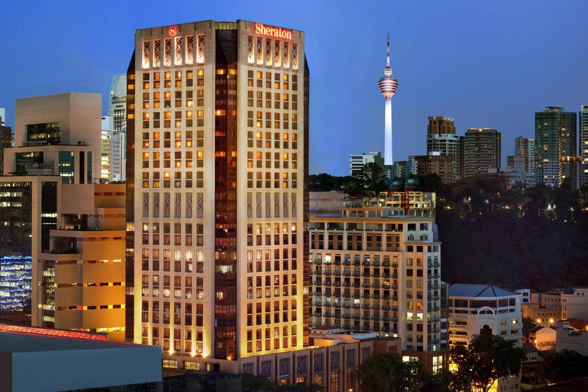 Sheraton Imperial Kuala Lumpur Hotel Eksteriør bilde The hotel at night
