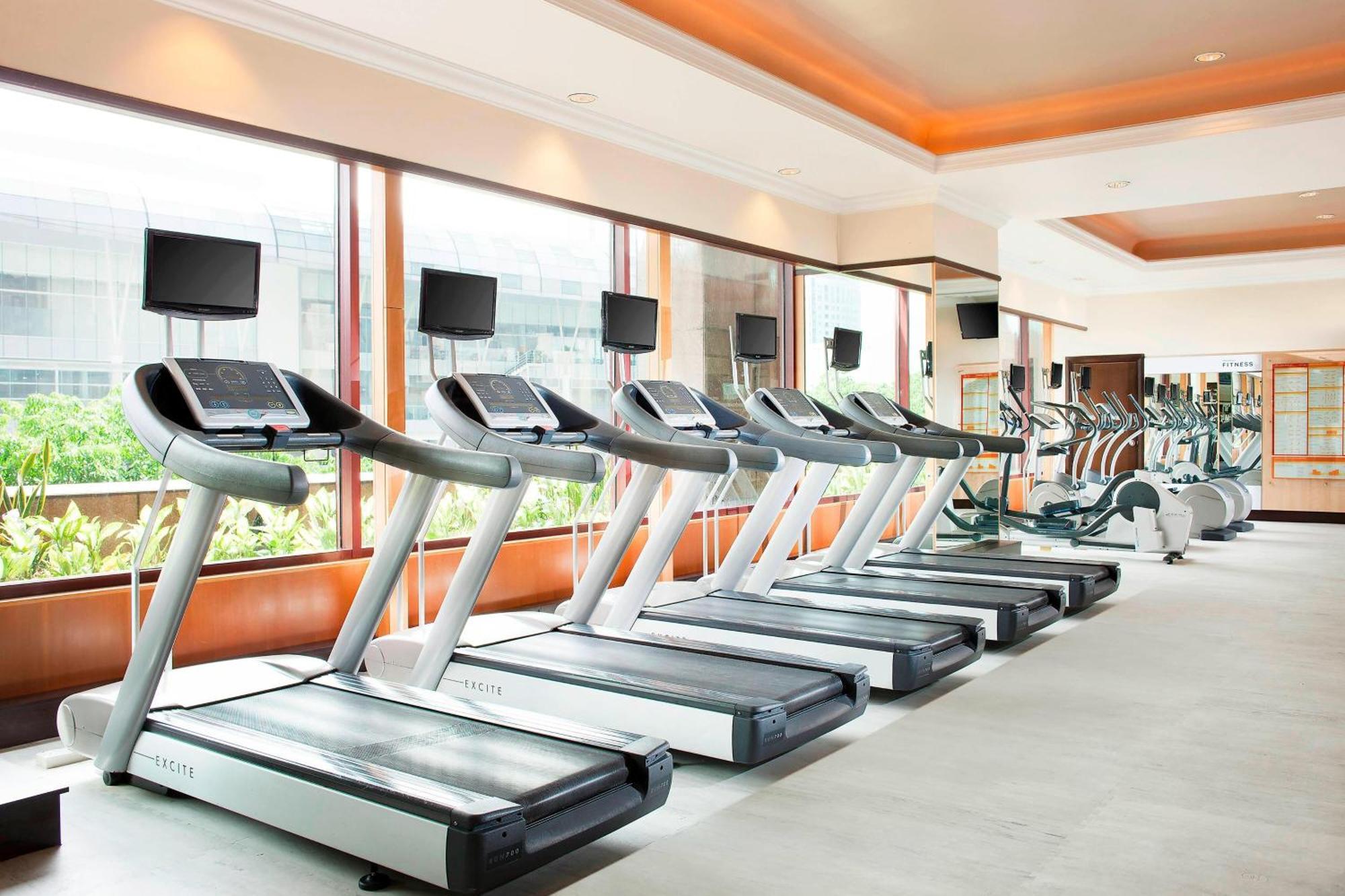 Sheraton Imperial Kuala Lumpur Hotel Eksteriør bilde A row of treadmills